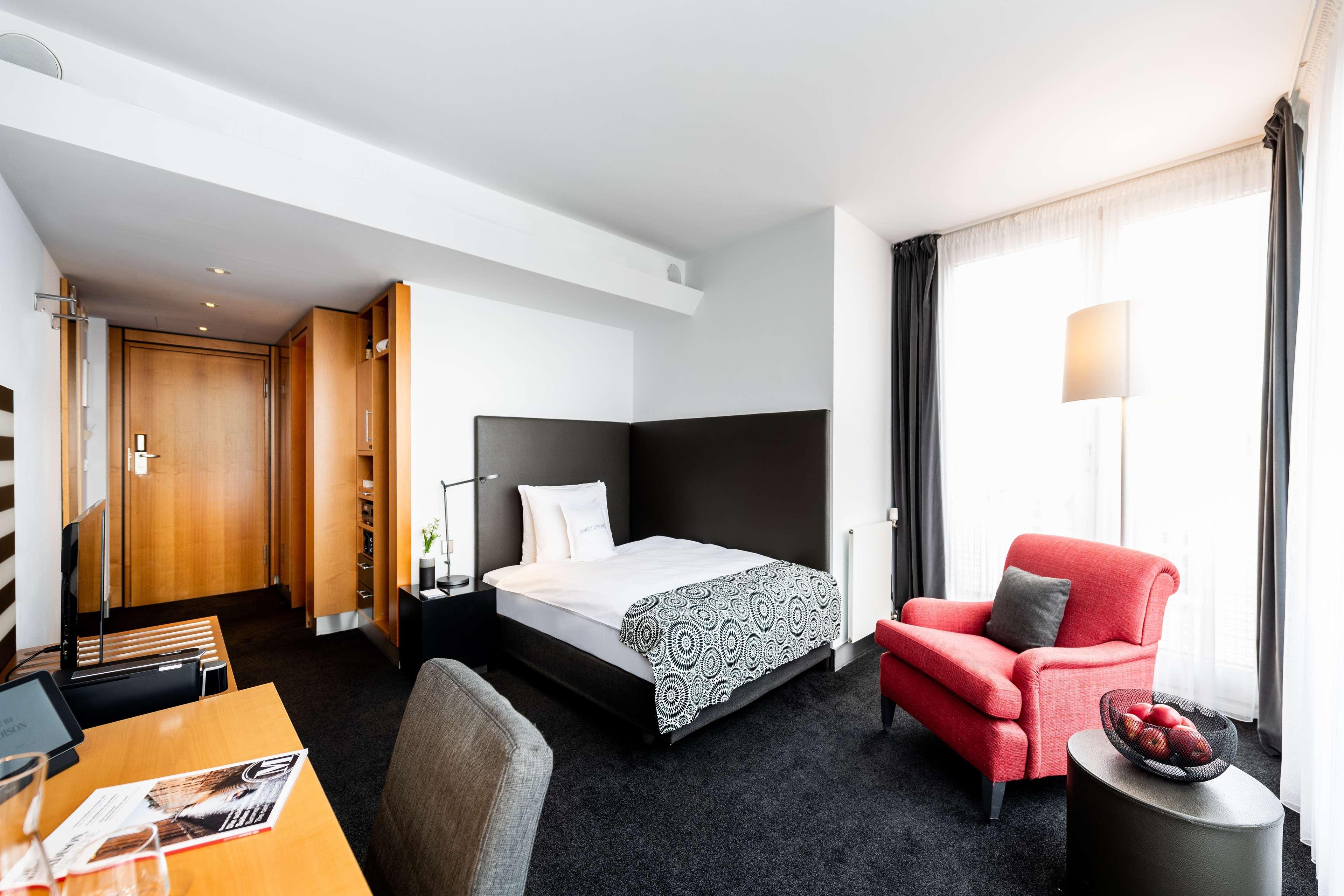 The Madison Hotel Хамбург Екстериор снимка