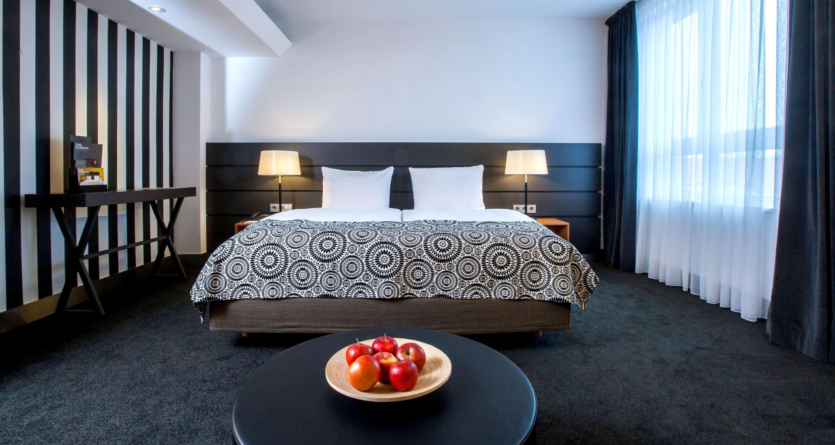 The Madison Hotel Хамбург Екстериор снимка